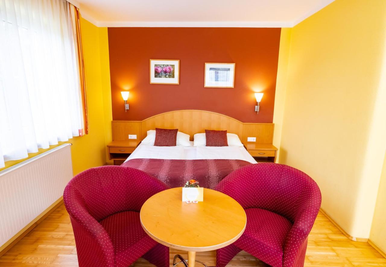 Golf & Thermenland Sonnenpension Fruehstueckshotel Burgauberg Штегерсбах Екстер'єр фото