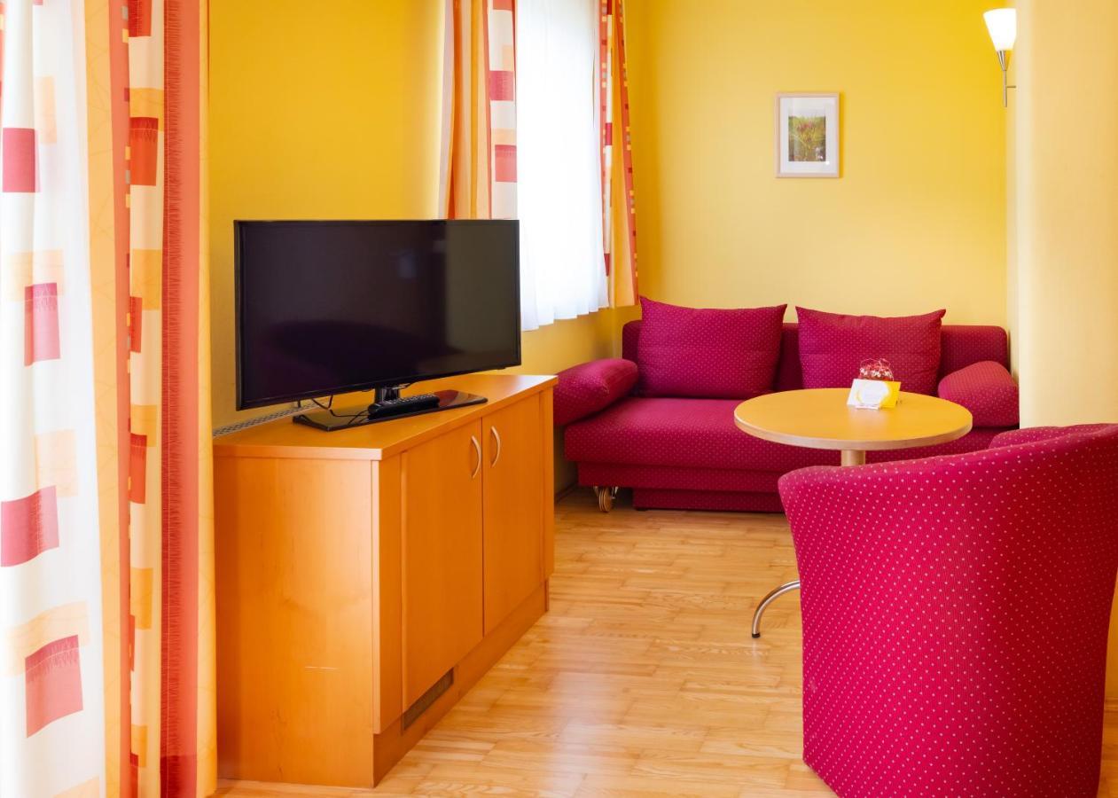Golf & Thermenland Sonnenpension Fruehstueckshotel Burgauberg Штегерсбах Екстер'єр фото