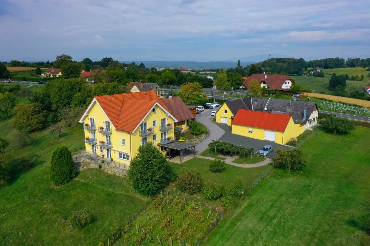 Golf & Thermenland Sonnenpension Fruehstueckshotel Burgauberg Штегерсбах Екстер'єр фото